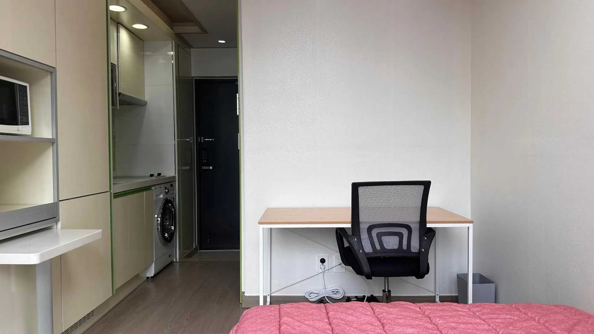 Cozy Accommodation Near Gasan Digital Complex Station Seoul